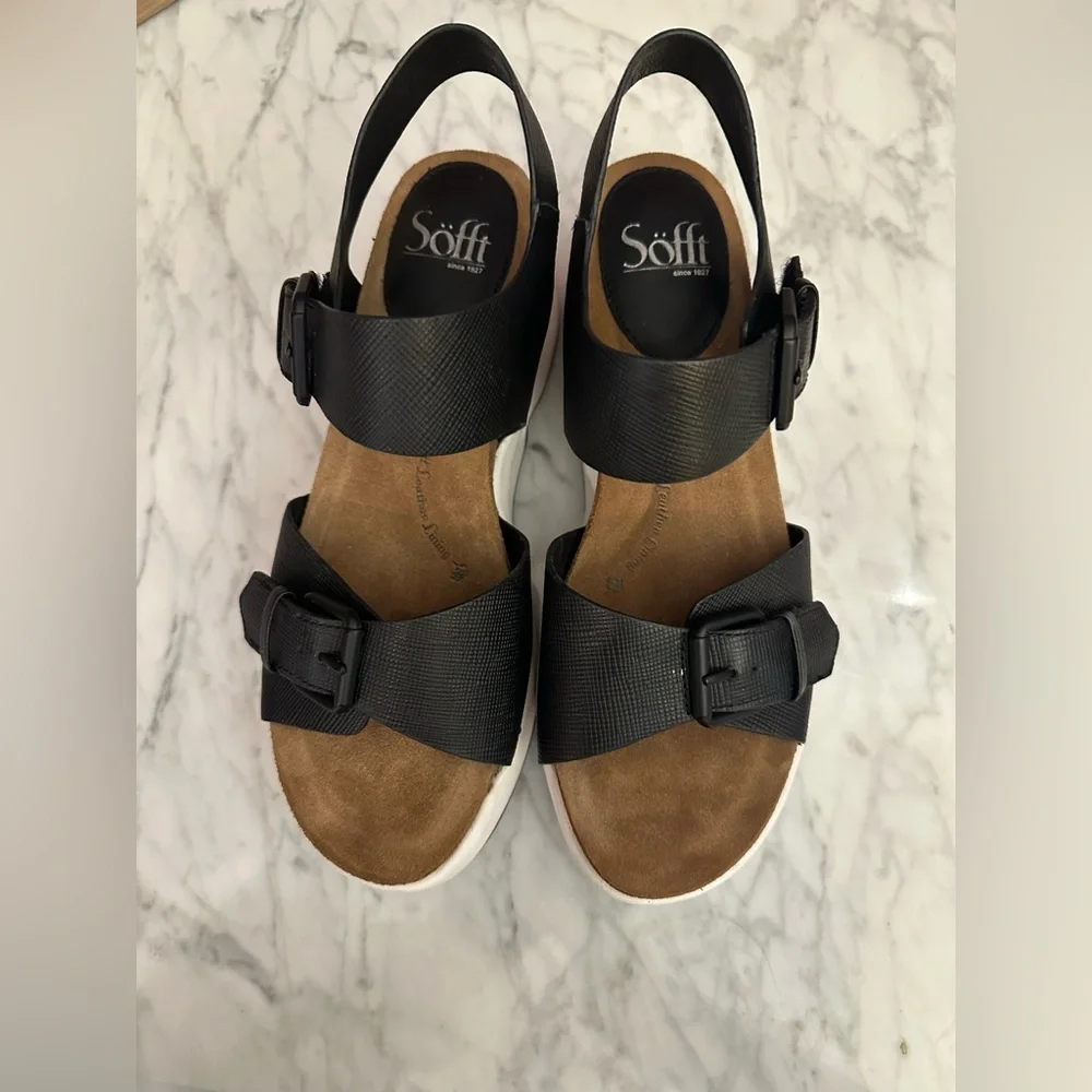 Sofft Black and Tan Platform Sandals - Picture 3 of 6